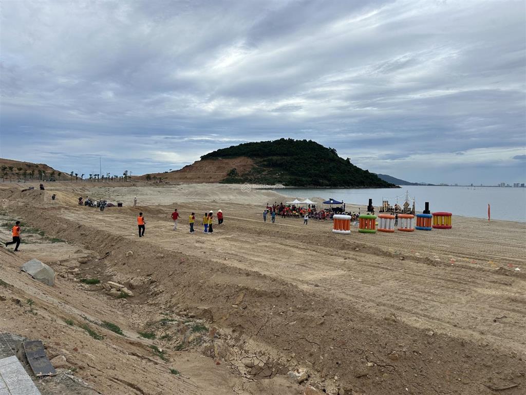 Căn 208 m2 phân khu đảo ngọc, hải vân bay chỉ 20m bước chân ra biển du lịch