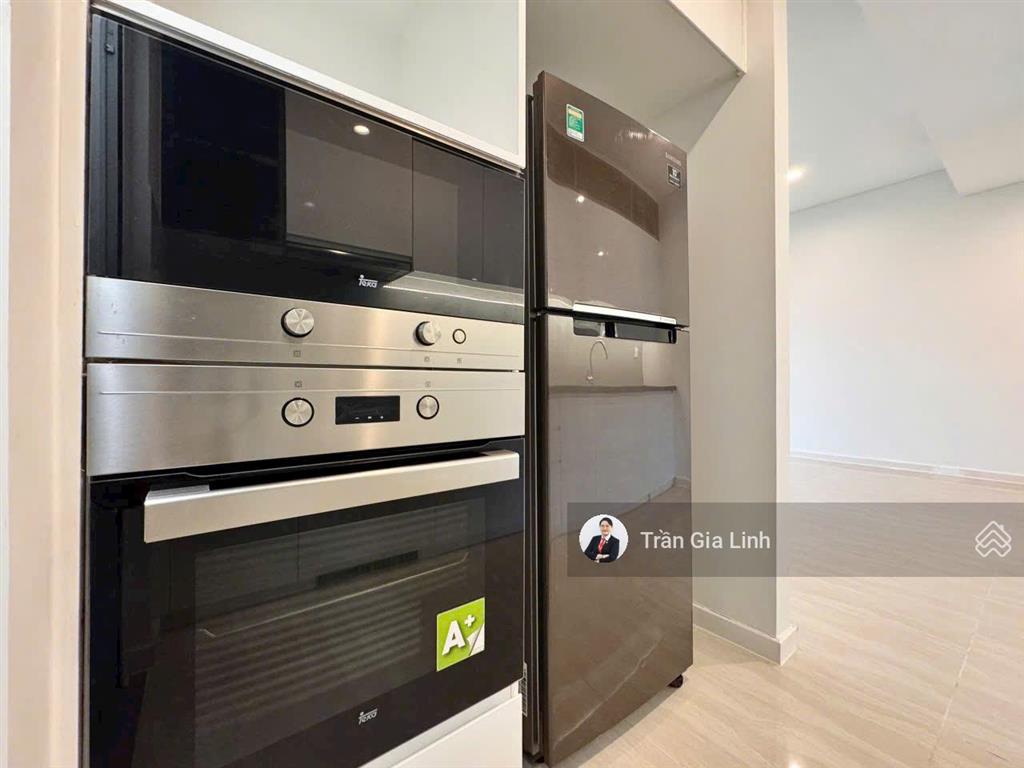 Cho thuê 3pn sadora sala ntcb  tầng cao view sông
