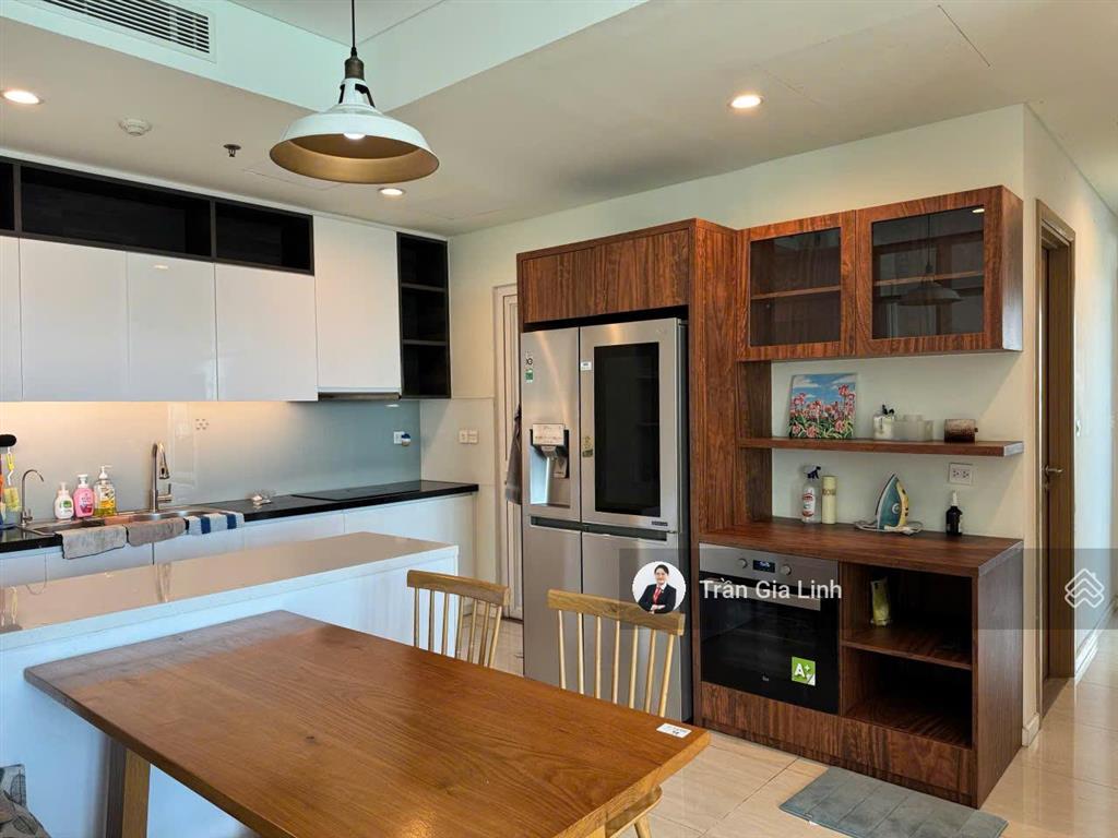 Bán căn hộ 3pn sala căn góc, sẵn sổ, view sông hướng đông nam tặng full nội thất