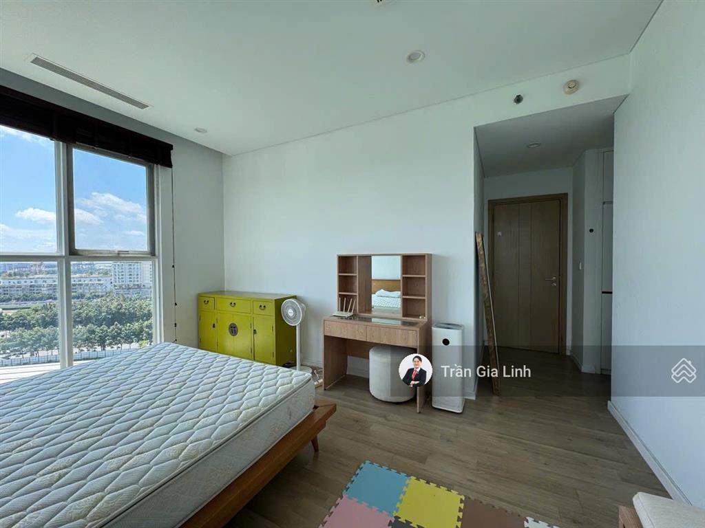 Bán căn hộ 3pn sala căn góc, sẵn sổ, view sông hướng đông nam tặng full nội thất