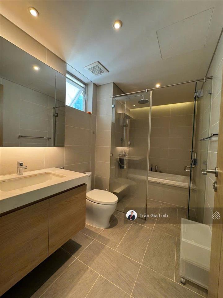 Bán căn hộ 3pn sala căn góc, sẵn sổ, view sông hướng đông nam tặng full nội thất