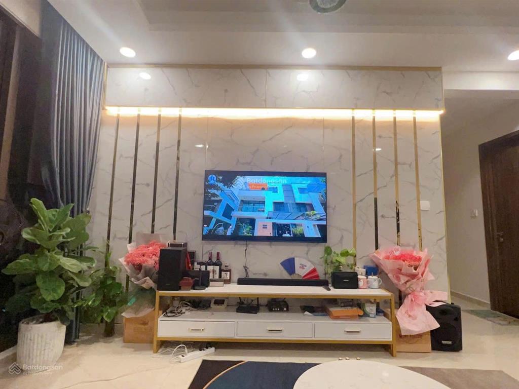Cho thuê căn góc 2pn st moritz phạm văn đồng full nội thất cao cấp view sông thoáng đẹp