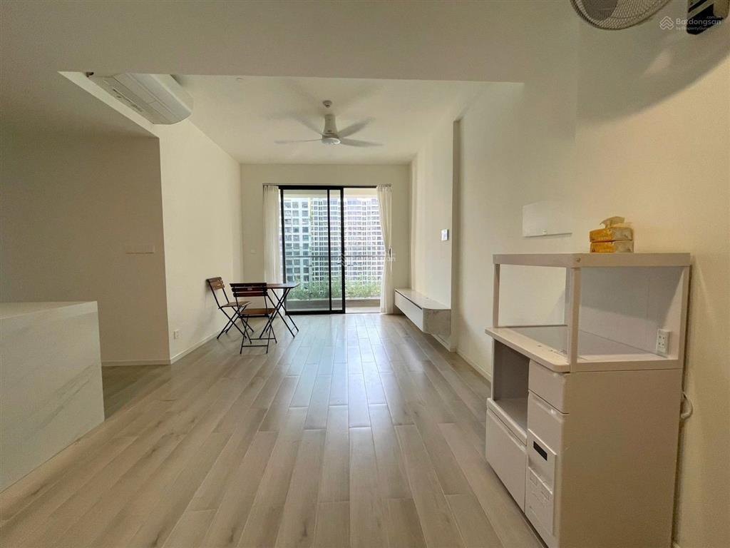 Cho thuê căn 2pn góc lumiere boulevard khu compound, đầy đủ nội thất view nội khu công viên, 13.5tr