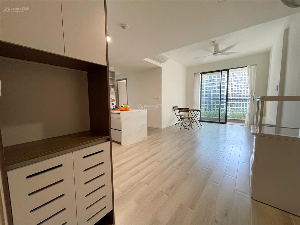 Cho thuê căn 2pn góc lumiere boulevard khu compound, đầy đủ nội thất view nội khu công viên, 13.5tr