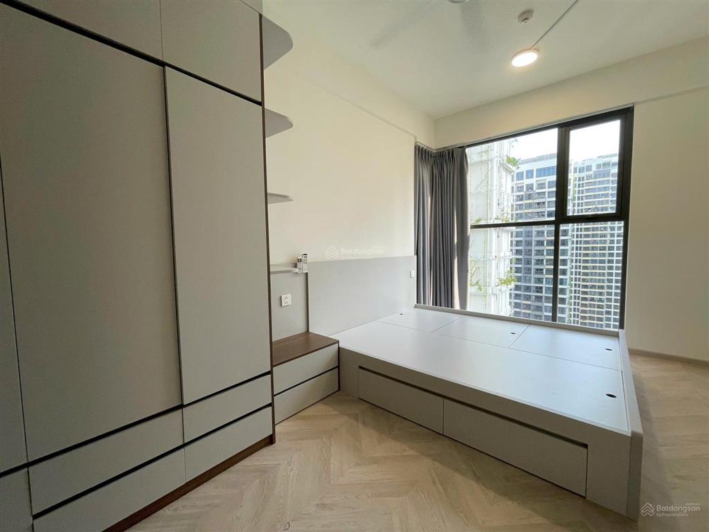 Cho thuê căn 2pn góc lumiere boulevard khu compound, đầy đủ nội thất view nội khu công viên, 13.5tr