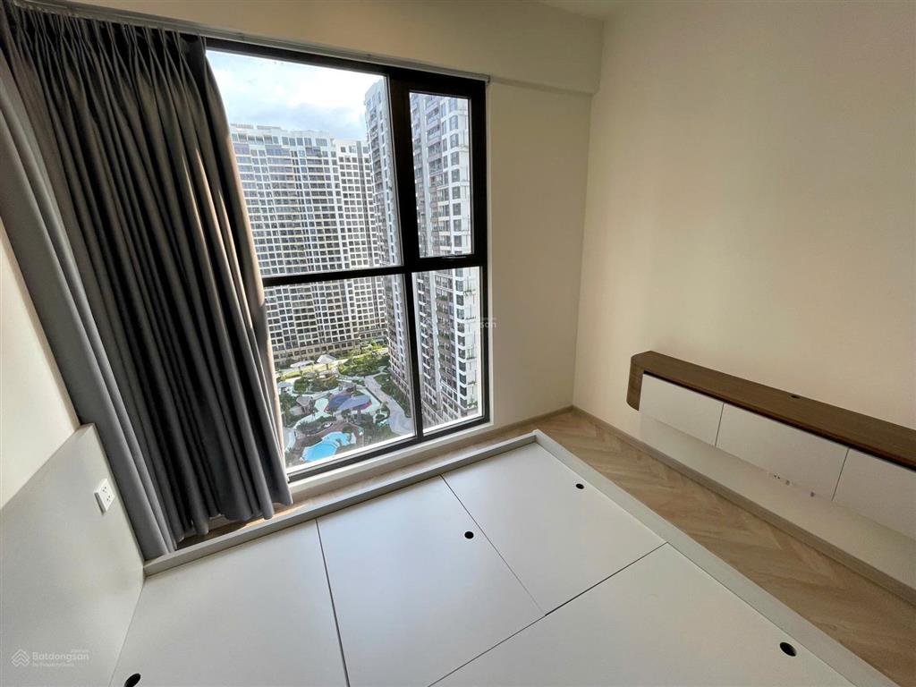 Cho thuê căn 2pn góc lumiere boulevard khu compound, đầy đủ nội thất view nội khu công viên, 13.5tr