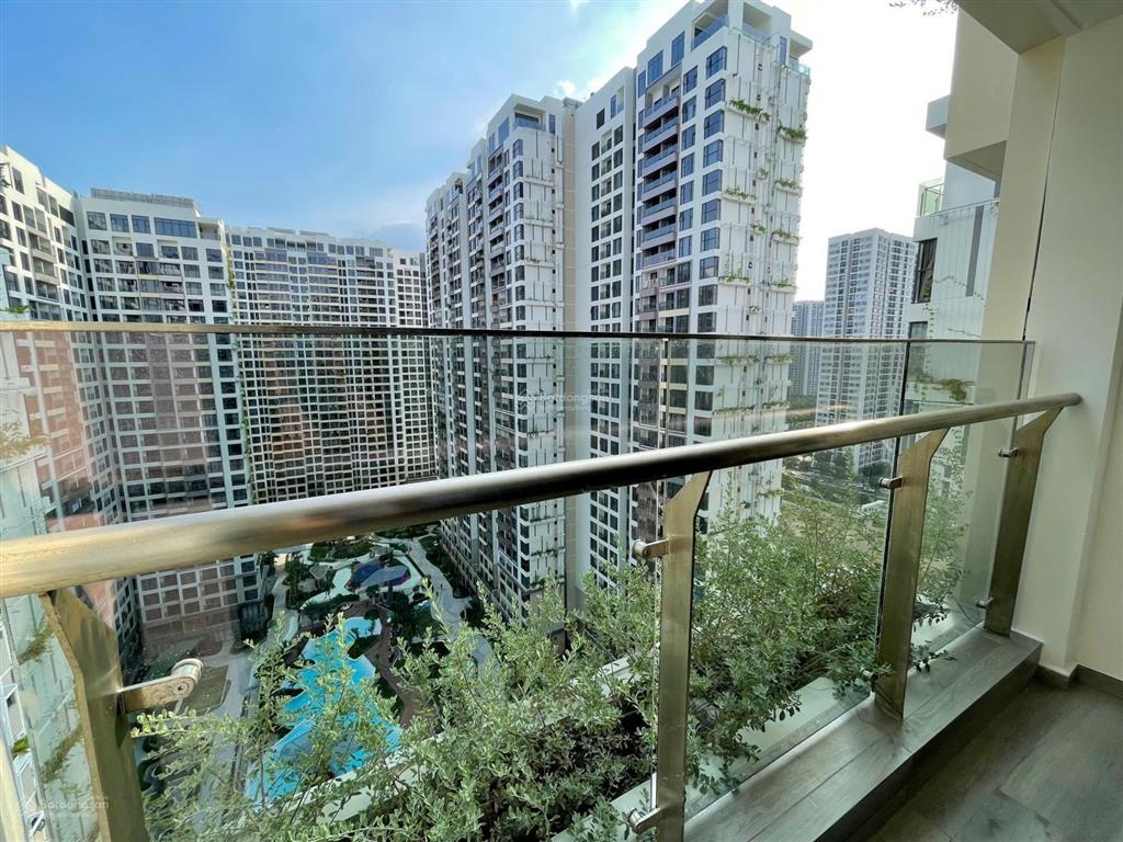 Cho thuê căn 2pn góc lumiere boulevard khu compound, đầy đủ nội thất view nội khu công viên, 13.5tr