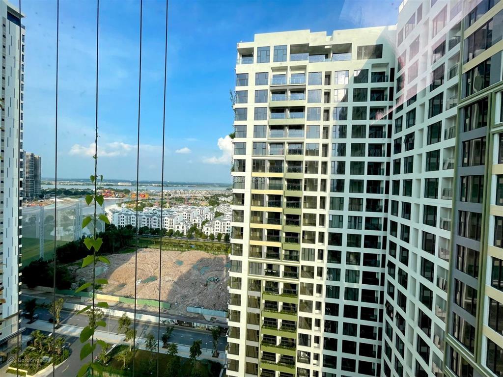 Cho thuê căn 2pn góc lumiere boulevard khu compound, đầy đủ nội thất view nội khu công viên, 13.5tr