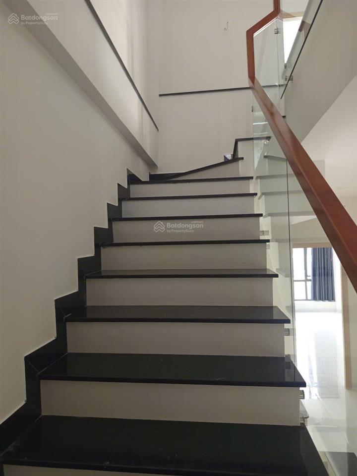 Cho thuê nhà góc unitown complex