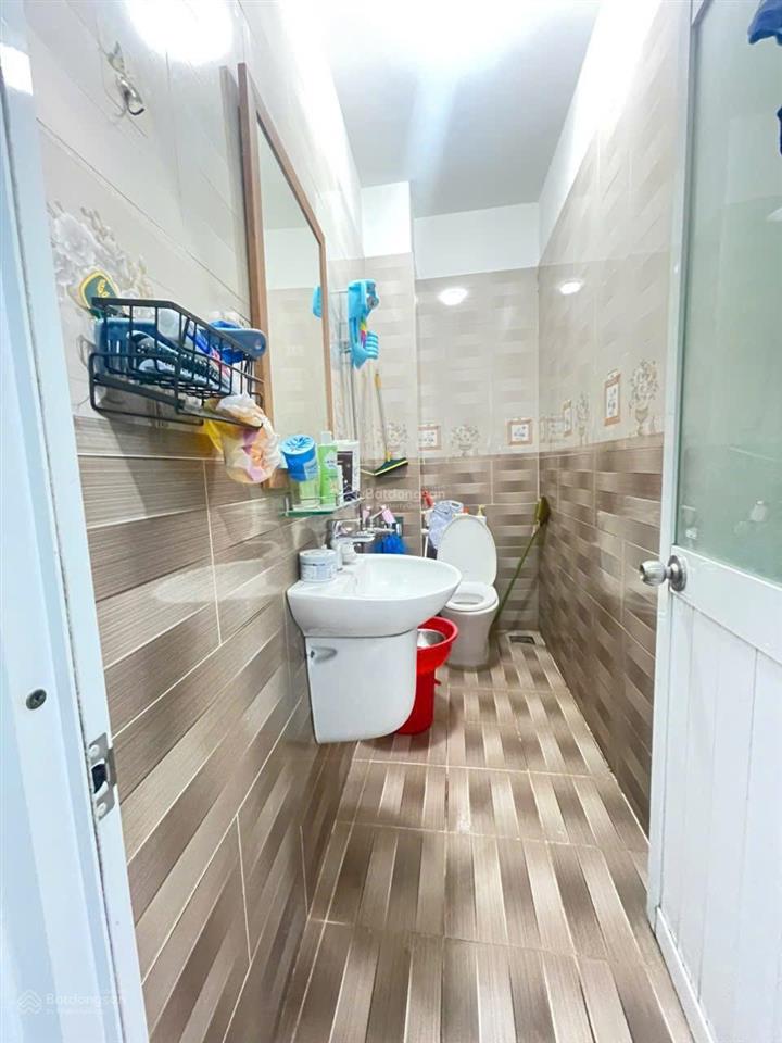 Cần bán nhà 3 tầng kiệt núi thành sát tượng đài 2/9