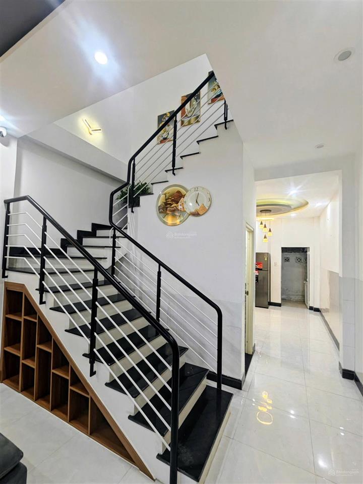 Mình chính chủ chuyển công tác cần bán nhanh nhà 2 tầng kiệt ô tô sau nhà mặt tiền nhơn hòa 9. dt 5