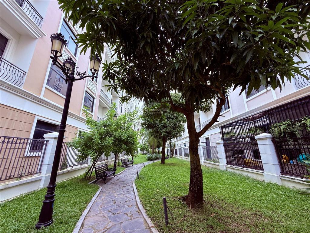 Bán gấp căn nhà phố 5 tầng có sổ hồng 144m thổ cư, giá rẻ nhất thị trường chỉ 23 tỷ  0906 454 ***