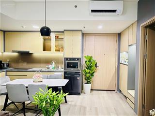 Siêu hot, căn 2pn tặng kèm sân vườn, full nội thất, có sổ hồng giá 7,2 tỷ.  0906 454 *** ms thùy