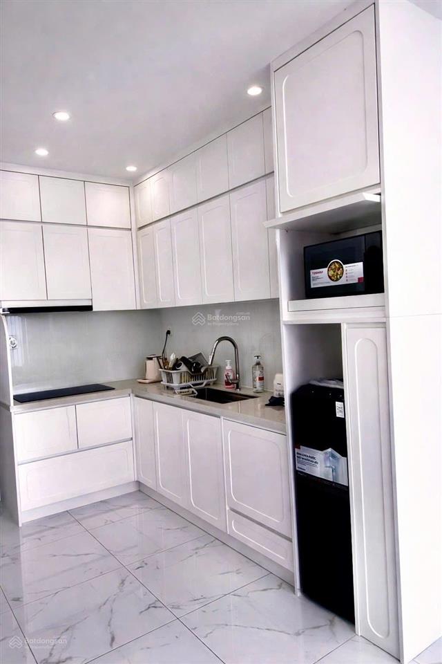 Ngộp lãi nh sâu, cc bán 2pn+ glory heights full nt giá 4 tỷ. có sổ hồng, cam kết rẻ nhất thị trường