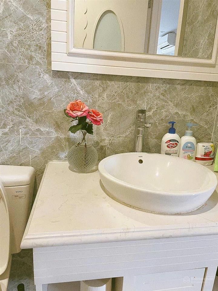 Cho thuê căn hộ chung cư cao cấp 3pn, 2wc 90m2 tại eco city việt hưng, long biên