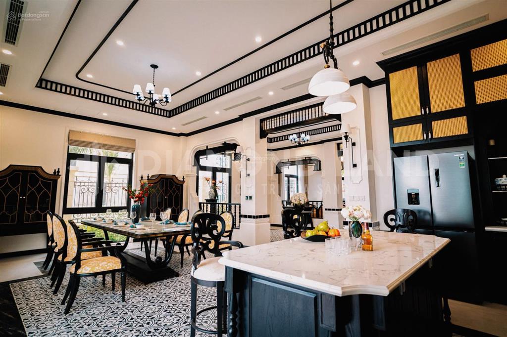 Bán biệt thự song lập 180m2 giá 15.6 tỷ