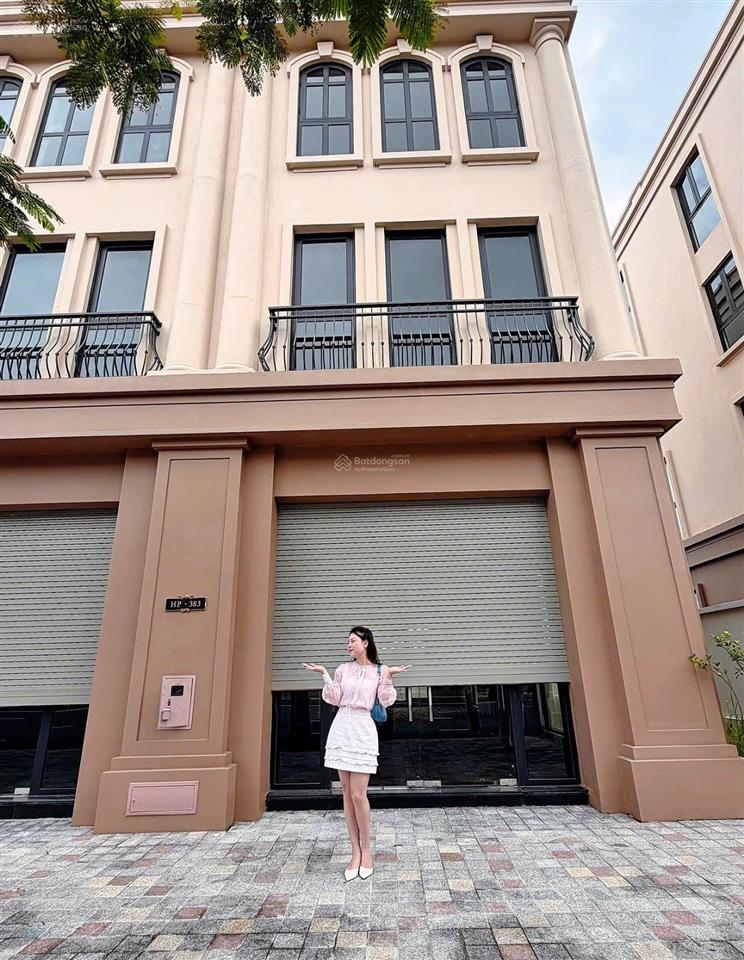 Cần bán căn 135m2  đối diện công viên  giá chỉ 11.5 tỷ hàng thô (vũ yên)