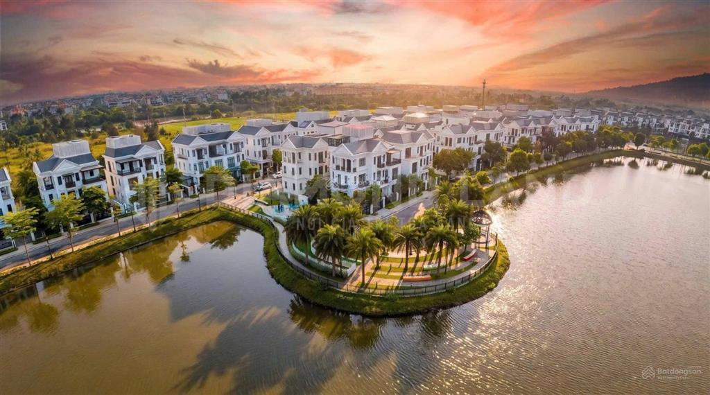 Hot! căn biệt thự song lập giá siêu rẻ chỉ 18.6 tỷ giá tốt nhất trên thị trường chuyển nhượng