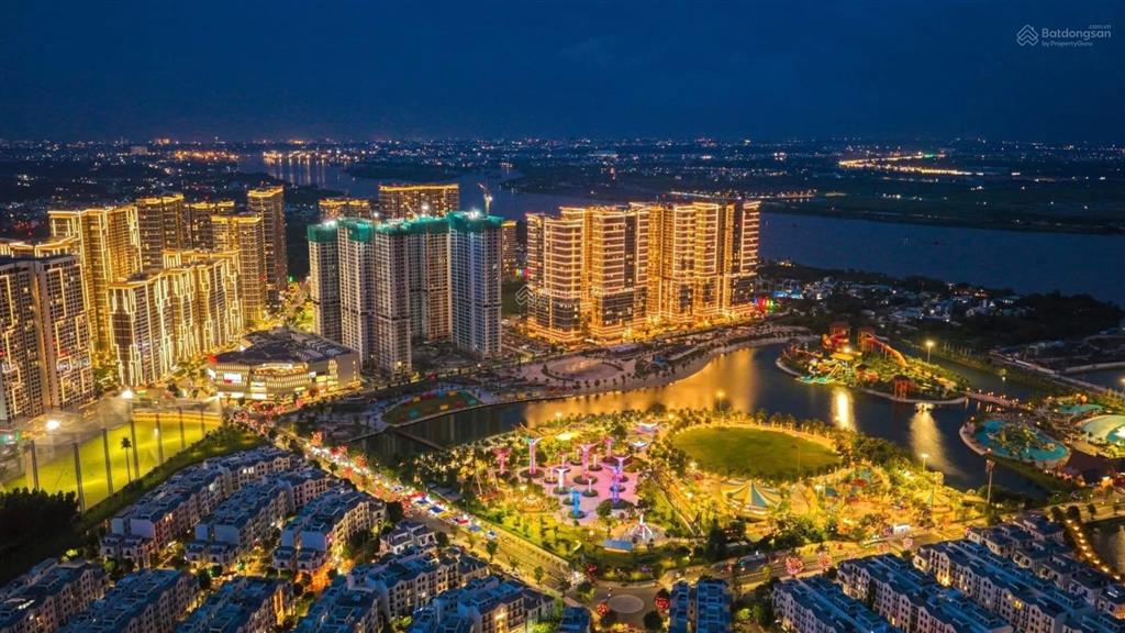 Chính chủ cần bán căn hộ 2pn 80m2 căn góc vòng cung view cực thoáng đẹp, giá 5.1 tỷ bao thuế phí