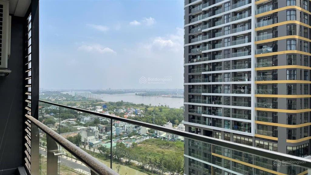 Chính chủ cần bán căn hộ 2pn 80m2 căn góc vòng cung view cực thoáng đẹp, giá 5.1 tỷ bao thuế phí