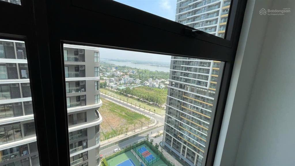 Chính chủ cần bán căn hộ 2pn 80m2 căn góc vòng cung view cực thoáng đẹp, giá 5.1 tỷ bao thuế phí