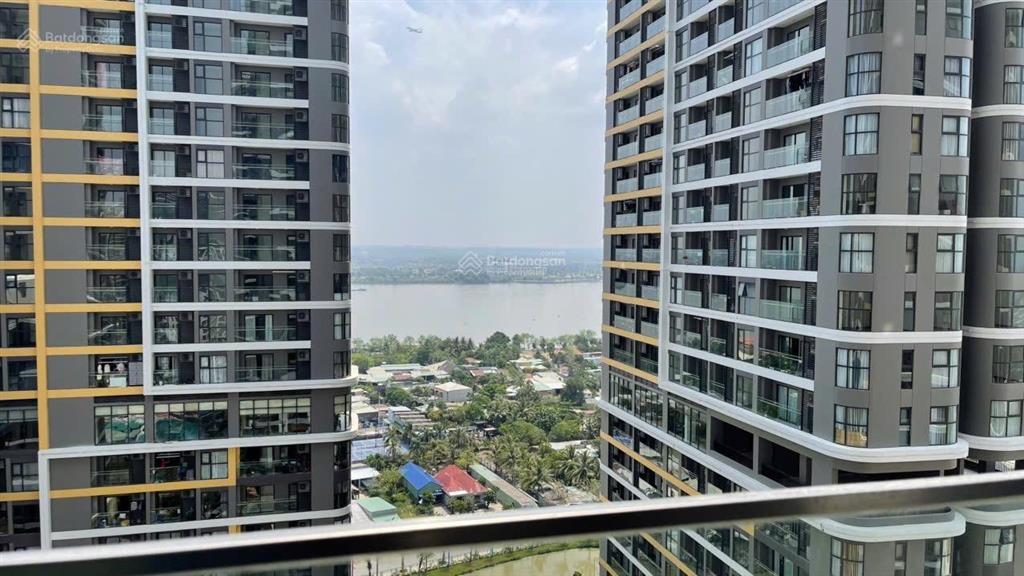 Chính chủ cần bán căn hộ 2pn 80m2 căn góc vòng cung view cực thoáng đẹp, giá 5.1 tỷ bao thuế phí