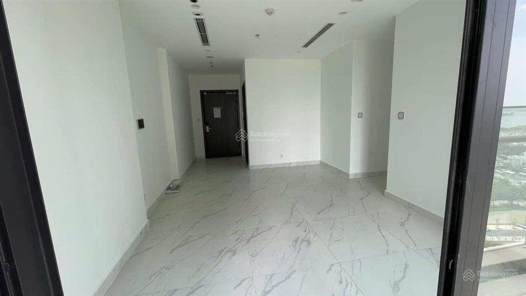 Chính chủ cần bán căn hộ 2pn 80m2 căn góc vòng cung view cực thoáng đẹp, giá 5.1 tỷ bao thuế phí