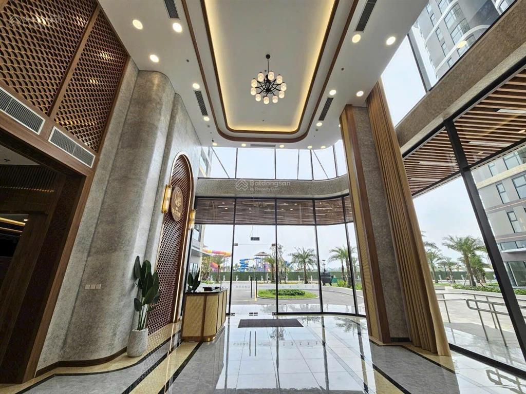 Chính chủ cần bán căn hộ 2pn 80m2 căn góc vòng cung view cực thoáng đẹp, giá 5.1 tỷ bao thuế phí