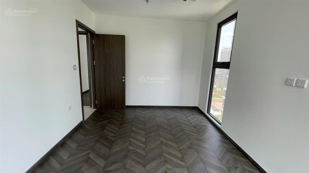 Chính chủ cần bán căn hộ 2pn 80m2 căn góc vòng cung view cực thoáng đẹp, giá 5.1 tỷ bao thuế phí