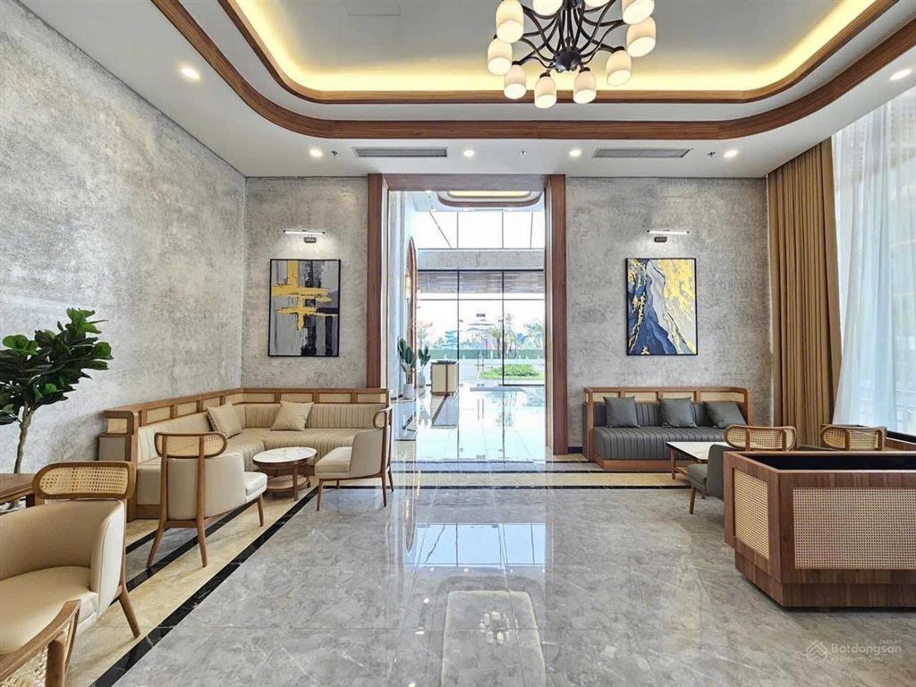 Chính chủ cần bán căn hộ 2pn 80m2 căn góc vòng cung view cực thoáng đẹp, giá 5.1 tỷ bao thuế phí
