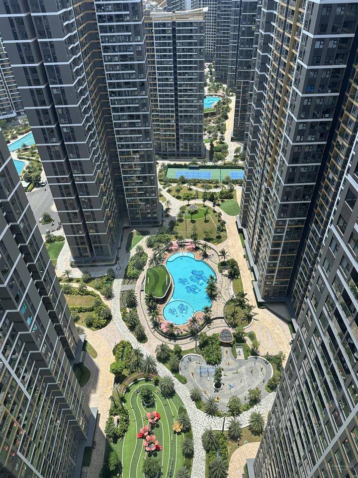 Bán căn 3pn 81.5 m2 view quảng trường và hồ bơi giá chỉ 4.09 tỷ ký cdt thanh toán tiến độ