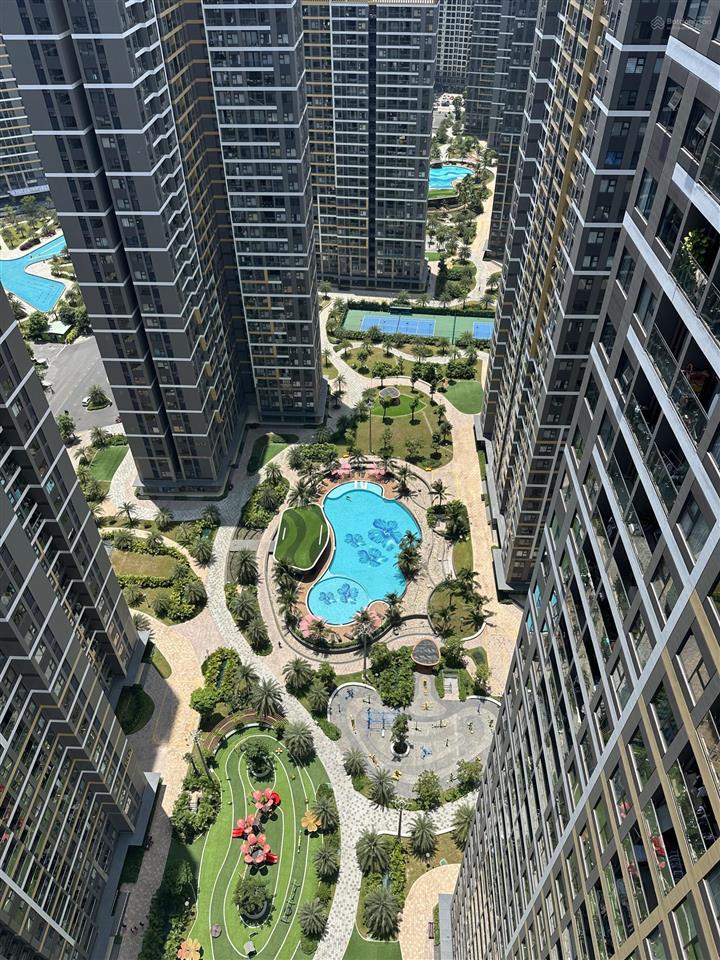 Bán căn 3pn 81.5 m2 view quảng trường và hồ bơi giá chỉ 4.09 tỷ ký cdt thanh toán tiến độ