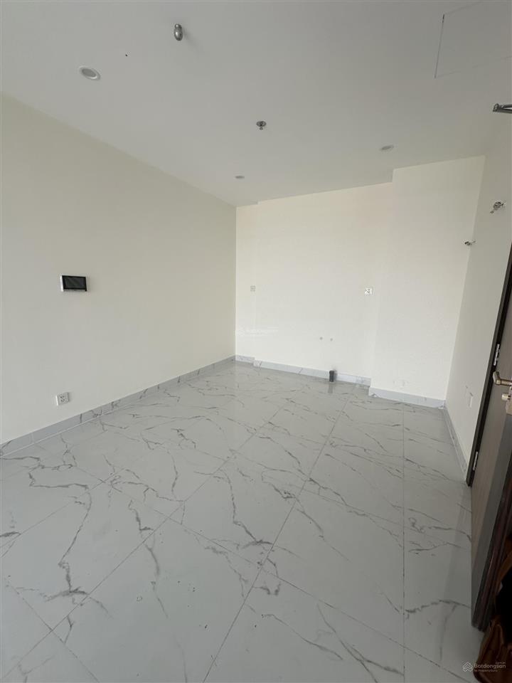 Bán căn 3pn 81.5 m2 view quảng trường và hồ bơi giá chỉ 4.09 tỷ ký cdt thanh toán tiến độ