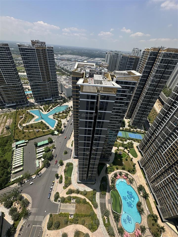 Bán căn 3pn 81.5 m2 view quảng trường và hồ bơi giá chỉ 4.09 tỷ ký cdt thanh toán tiến độ
