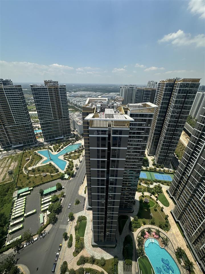 Bán căn 3pn 81.5 m2 view quảng trường và hồ bơi giá chỉ 4.09 tỷ ký cdt thanh toán tiến độ