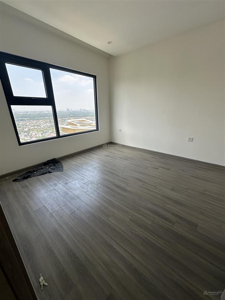 Bán căn 3pn 81.5 m2 view quảng trường và hồ bơi giá chỉ 4.09 tỷ ký cdt thanh toán tiến độ