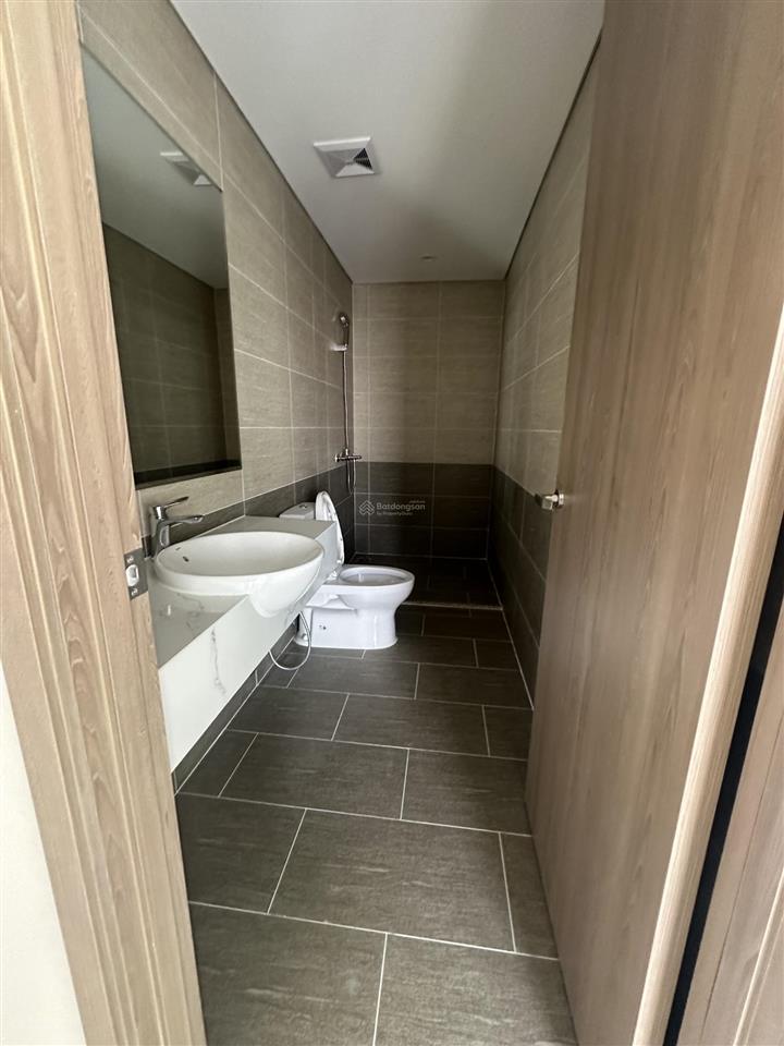 Bán căn 3pn 81.5 m2 view quảng trường và hồ bơi giá chỉ 4.09 tỷ ký cdt thanh toán tiến độ