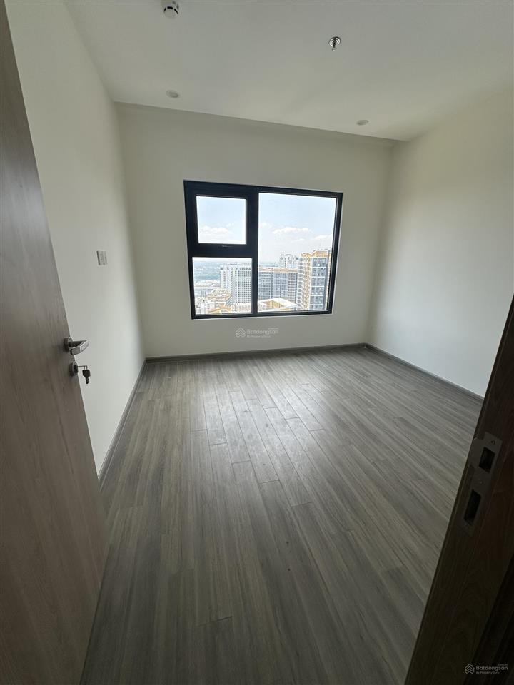 Bán căn 3pn 81.5 m2 view quảng trường và hồ bơi giá chỉ 4.09 tỷ ký cdt thanh toán tiến độ
