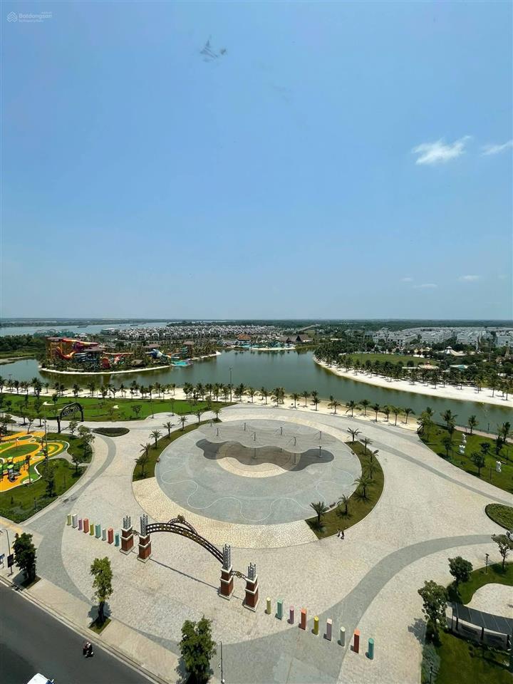 Bán căn góc beverly kính vòng cung 2pn+2wc 80m2 nhà mới hoàn toàn giá chỉ 5 tỷ (đã full vat+ kpbt)