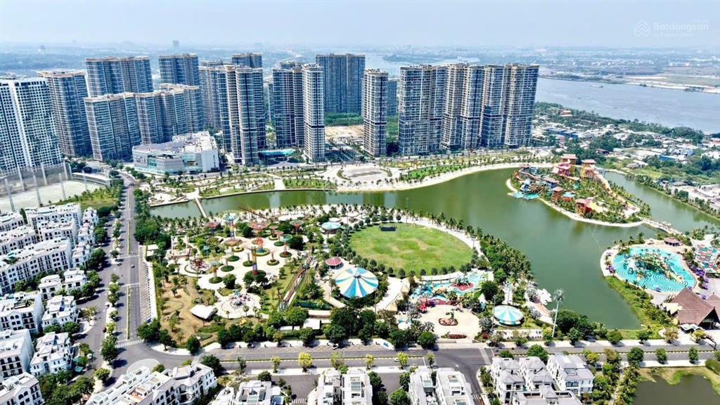 Bán căn góc beverly kính vòng cung 2pn+2wc 80m2 nhà mới hoàn toàn giá chỉ 5 tỷ (đã full vat+ kpbt)