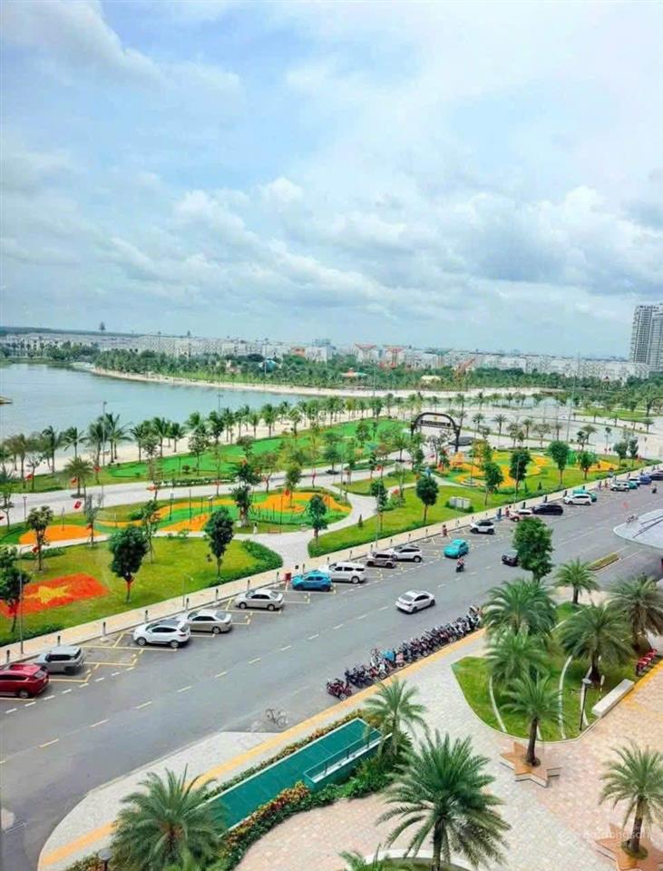 Mở bán shophouse tại the beverly  giá cực tốt chỉ 6,5 tỷ cho căn 72 m2, ngay trung tâm dự án