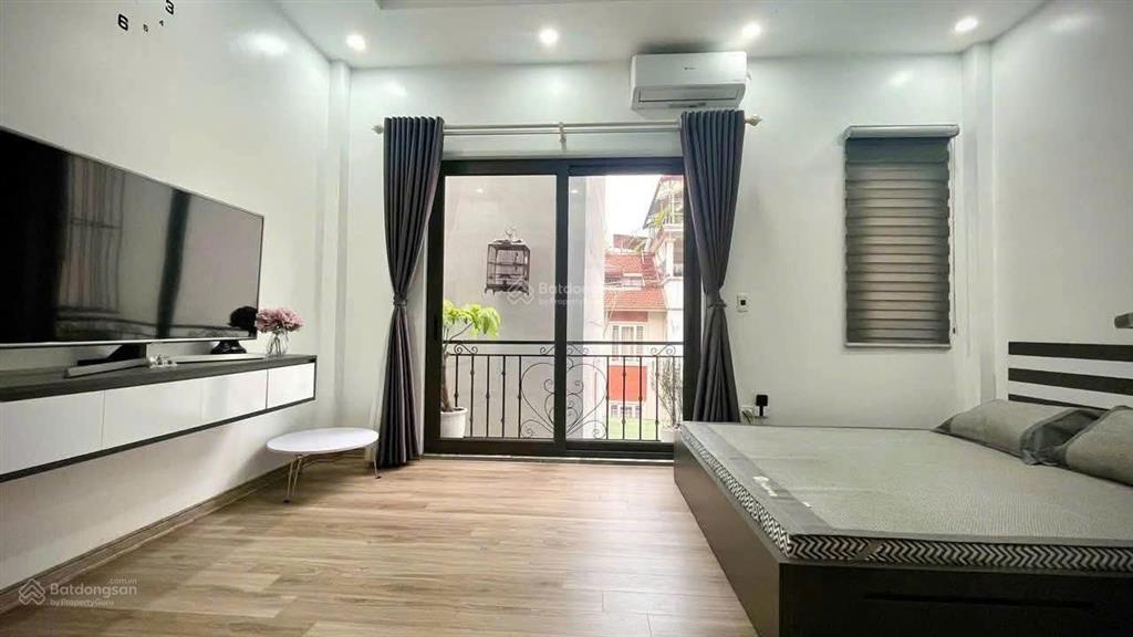 Cần cho thuê nhà nguyên căn 6 tầng  đủ đồ  3 ngủ  giá 13,5 triệu