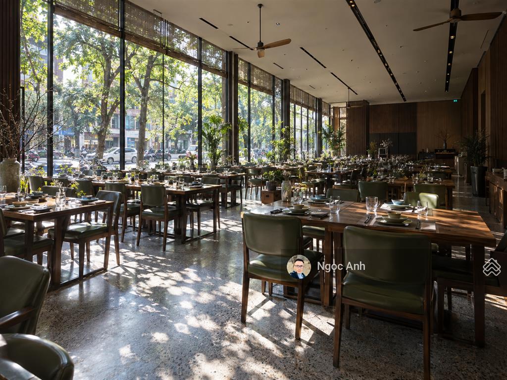 Cho thuê mặt bằng mặt phố huỳnh thúc kháng, đống đa, 200m2 x 2 tầng, mặt tiền 10m, giá 250 triệu