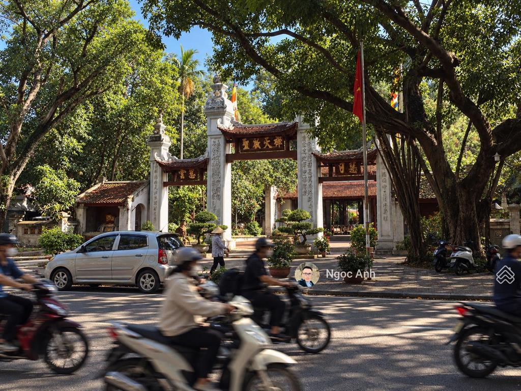 Cho thuê mặt bằng mặt phố chùa láng, quận đống đa, 130m2, mặt tiền 10m, giá 80 triệu