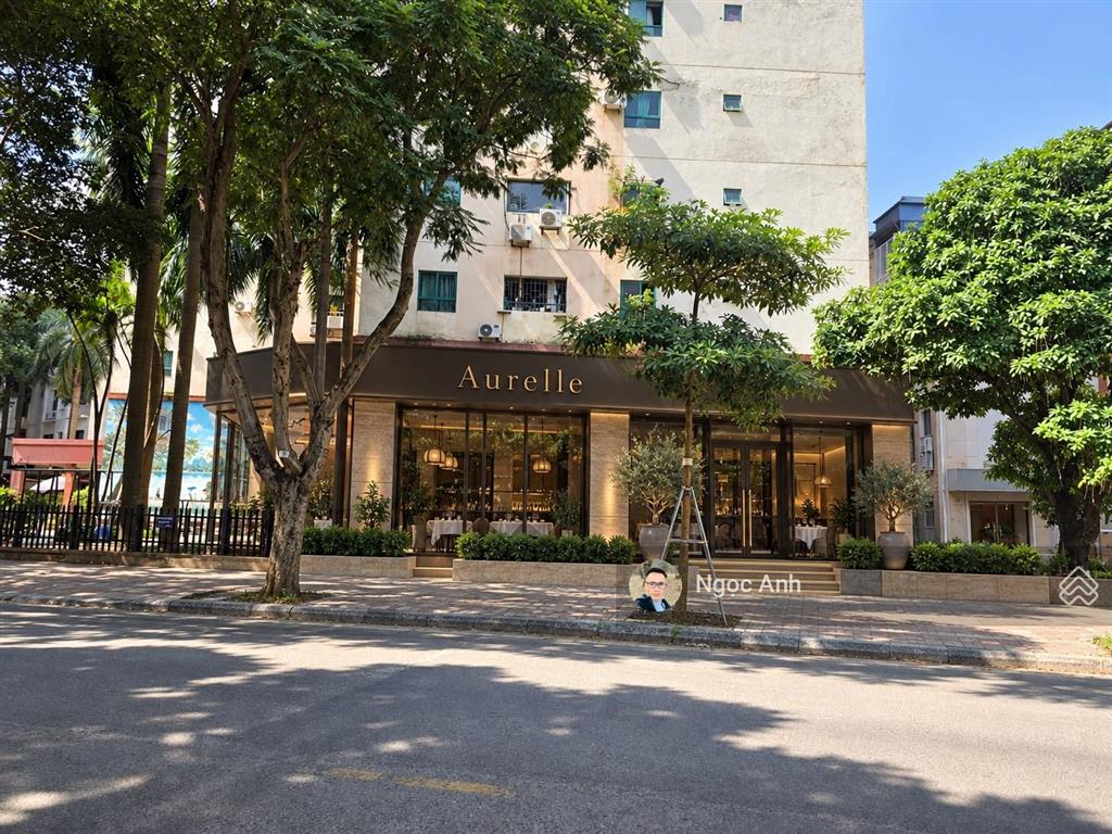 Cho thuê mặt bằng chân đế chung cư nguyễn thị định, cầu giấy, 165m2, mặt tiền 25m, giá 130 triệu