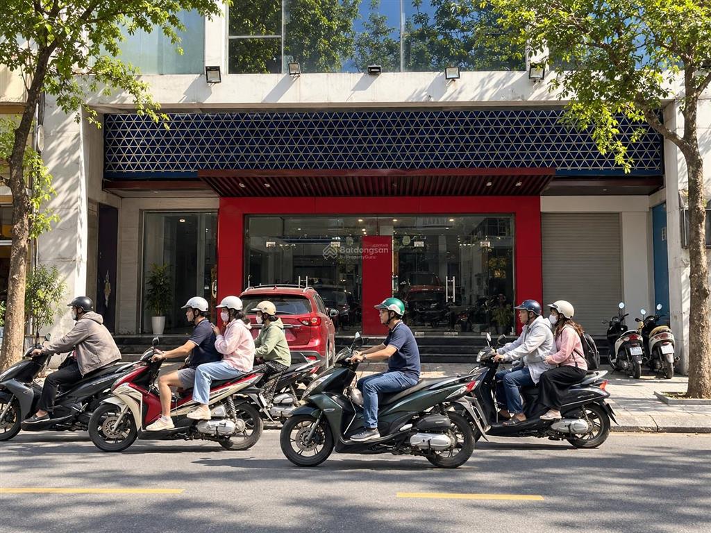 Cho thuê khách sạn 108 phòng trung tâm ba đình, mặt tiền 22m, 500m2 x 8 tầng + hầm
