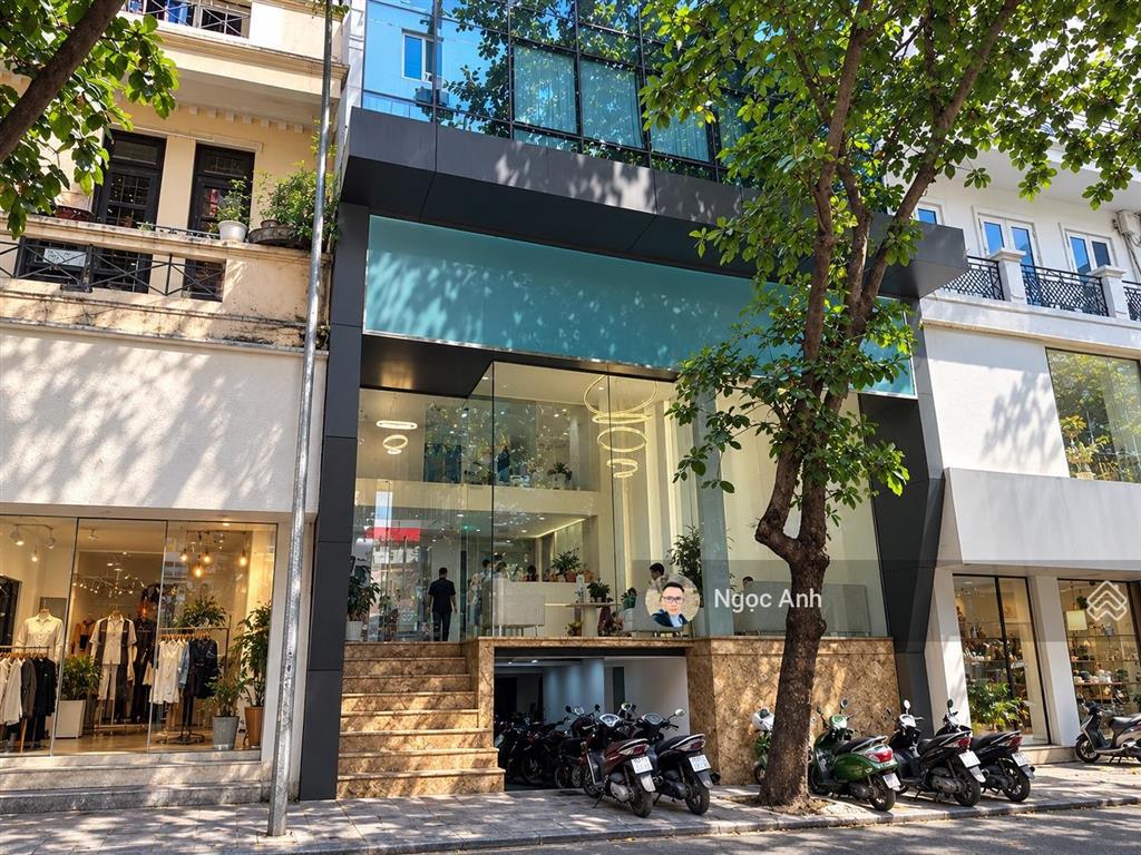 Cho thuê nhà mặt phố bùi thị xuân, hai bà trưng, 145m2 x 4 tầng, mặt tiền 6m, giá 130 triệu