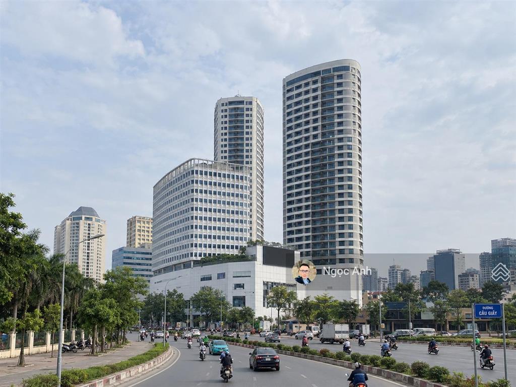 Cho thuê nhà mặt phố cầu giấy làm cửa hàng thời trang cao cấp, 4 tầng, mặt tiền 12m