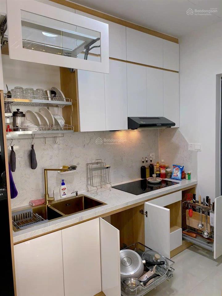 Bán căn emerald 53m2  1pn1wc giá 4.3 tỷ bao hết, nhà ntcb dính tường