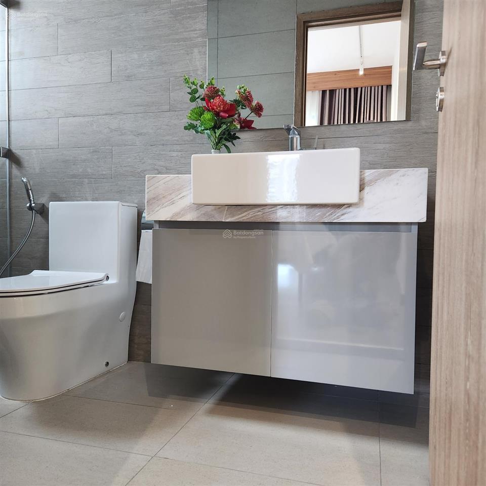 Bán căn hộ cao cấp diamond alnata plus 2pn2wc giá 6,9 tỷ không bao 5% ra sổ, nhà full nt